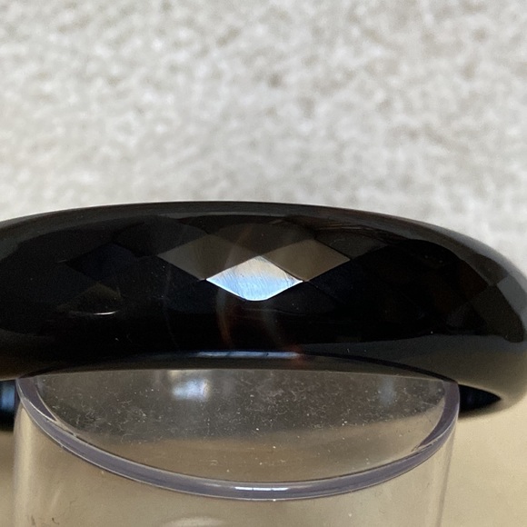 black jade bangle - Picture 3 of 10